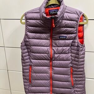 Patagonia Women’s LARGE Down Sweater Vest Lavender w/ Coral interior & accents